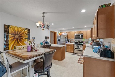 Located on a corner lot in a well-established Deltona - photo 6