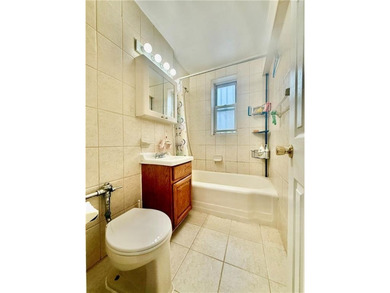 Gorgeous studio COOP apartment in Madison area on 1st floor - photo 7