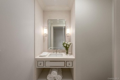 Turnkey 4-Bedroom Residence in a Boutique Upper East Side - photo 11