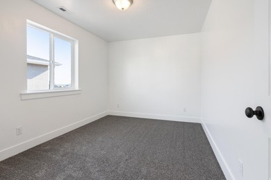 PLAN: Pineview(2)2800. Sample @ Coming Soon. PHOTO: - photo 17