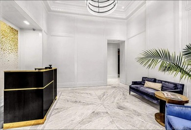 Turnkey 4-Bedroom Residence in a Boutique Upper East Side - photo 18