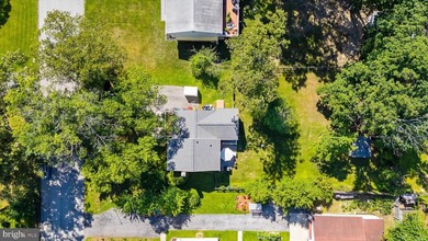 Welcome to this beautifully updated split-level home in - photo 34