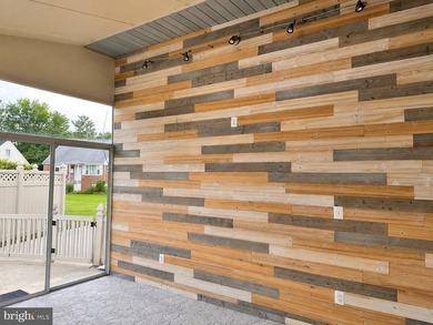 Beautifully renovated split-level home offering a move-in-ready - photo 35