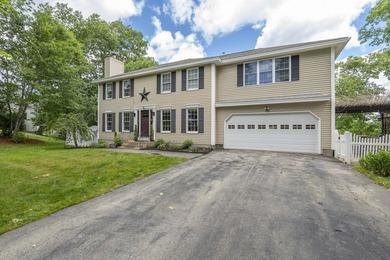 Welcome to this beautifully maintained Colonial located in the - photo 2