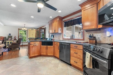 Welcome to this beautifully maintained Colonial located in the - photo 5