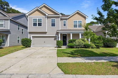 Welcome to Oyster Bluff on Lady's Island! This spacious - photo 3