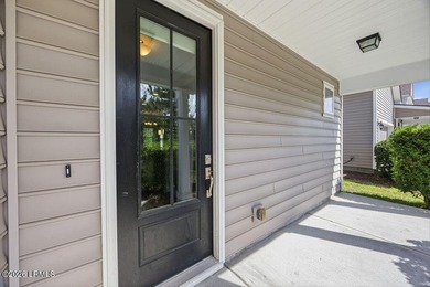 Welcome to Oyster Bluff on Lady's Island! This spacious - photo 7