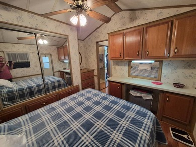 Charming & Well-Maintained 1998 CHIO Mobile Home in Desirable - photo 11