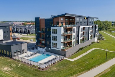 Maintenance-free waterfront living! Enjoy high end condo living - photo 54