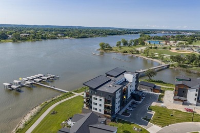 Maintenance-free waterfront living! Enjoy high end condo living - photo 57