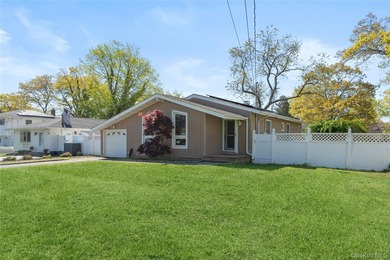 Well-maintained 3 bed 1 bath ranch with fully owned solar panels - photo 2