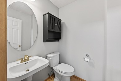Desirable end unit in great Eagle Trace neighborhood. 2 car - photo 20