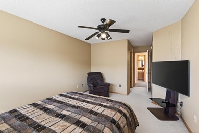 Desirable end unit in great Eagle Trace neighborhood. 2 car - photo 23