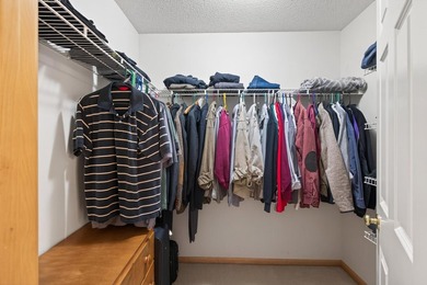 Desirable end unit in great Eagle Trace neighborhood. 2 car - photo 24