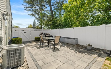 Pride of ownership shines throughout this Spectacular 3-bedroom - photo 26