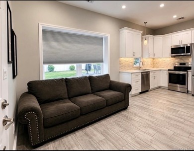 Pride of ownership shines throughout this Spectacular 3-bedroom - photo 28