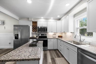 MOTIVATED SELLER! Let's make a deal on this one! Private Bay - photo 9