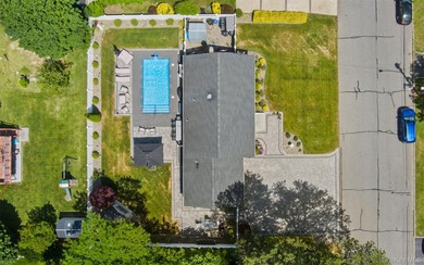Pride of ownership shines throughout this Spectacular 3-bedroom - photo 38
