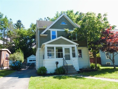 Charming three-bedroom Colonial filled with timeless character - photo 1