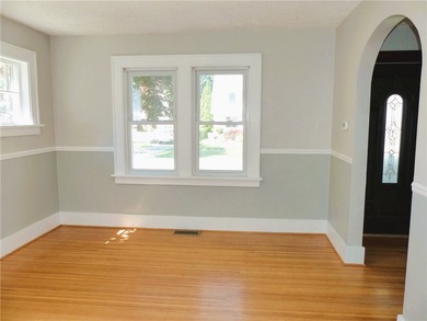 Charming three-bedroom Colonial filled with timeless character - photo 8