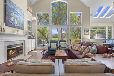 Immaculate and perfectly positioned with a spectacular long - photo 9