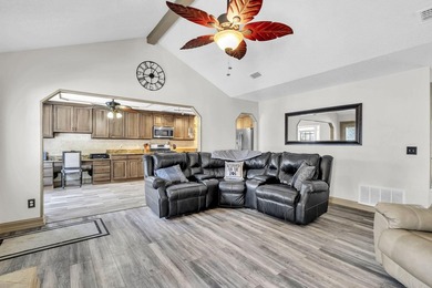 POOL HOME IN THE HEART OF NICEVILLE - ask about SELLER credit - photo 7