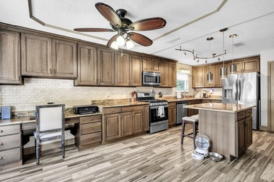 POOL HOME IN THE HEART OF NICEVILLE - ask about SELLER credit - photo 8