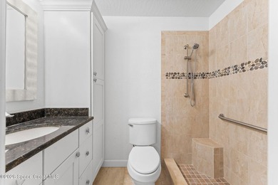 Beautiful Ground Floor 2 bedroom, 2 bath unit located in a - photo 16