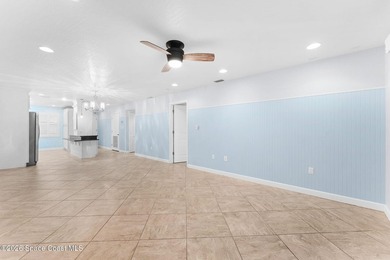 Beautiful Ground Floor 2 bedroom, 2 bath unit located in a - photo 20