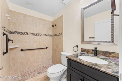 Beautiful Ground Floor 2 bedroom, 2 bath unit located in a - photo 22