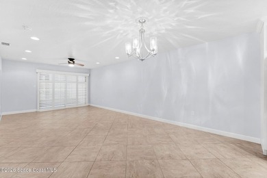 Beautiful Ground Floor 2 bedroom, 2 bath unit located in a - photo 23