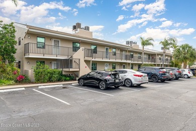 Beautiful Ground Floor 2 bedroom, 2 bath unit located in a - photo 32
