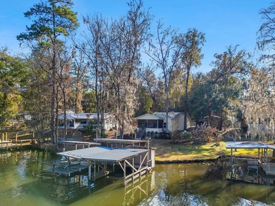 (One or more photos has been virtually staged) Lakefront Living - photo 4