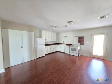 Welcome home to *The Cape!* This 1,514 sq ft home is nestled on - photo 15