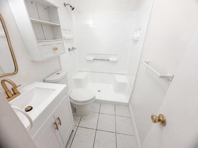752 Orchid Dr is a 1-story Royal Palm Beach home, gives an open - photo 21