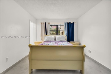 Welcome to this beautifully updated 3-bedroom, 2-bathroom corner - photo 22