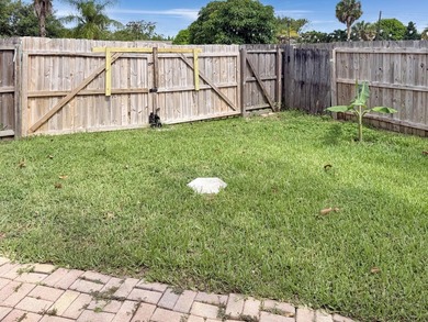 752 Orchid Dr is a 1-story Royal Palm Beach home, gives an open - photo 28