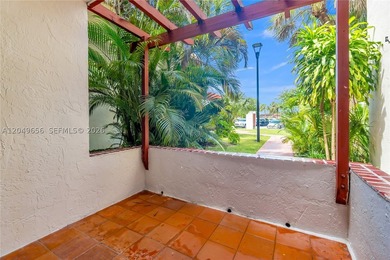 Welcome to this beautifully updated 3-bedroom, 2-bathroom corner - photo 29