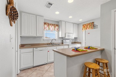 Top-floor corner unit with Gulf views and Little Lagoon views! - photo 8