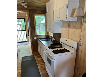 All sizes are estimates, Buyers and Buyer's agent to verify all - photo 10