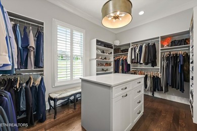 Welcome to an exceptional opportunity in Farragut's prestigious - photo 26