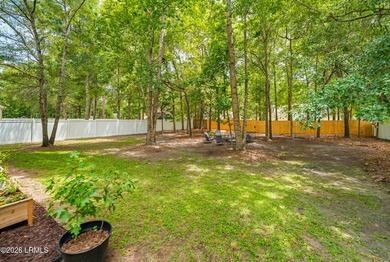 Turn Key 4 Bed 2.5 Bath home with a big yard in the desirable - photo 6
