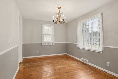 Welcome to 765 South Grosvenor, a lovingly cared-for 3-bedroom - photo 10