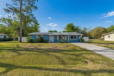 Great Block Built home in Gulf Gate with HUGE backyard! Just - photo 5