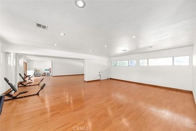 Welcome to the prestigious Mesa Oaks community of Covina, where - photo 9