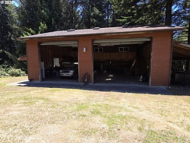 Private Acreage Retreat with Single-Level Living & Incredible - photo 29