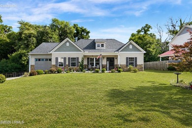 This charming 3-bedroom, 2-bathroom single-family residence - photo 1