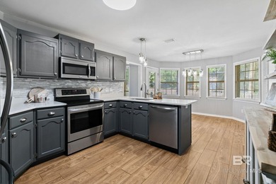 Charming home tucked away on a cul-de-sac in Lake Forest with - photo 12
