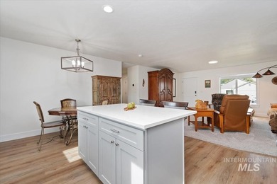 Welcome home to this better-than-new, thoughtfully designed - photo 14