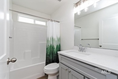 Welcome home to this better-than-new, thoughtfully designed - photo 21